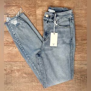 NWT Good American High Rise Straight Leg Jeans 2